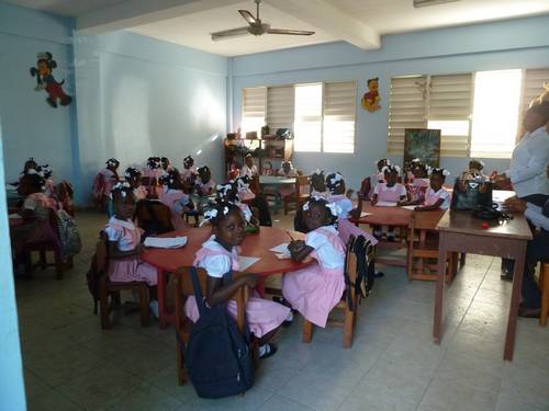 06 les petites en examen.JPG